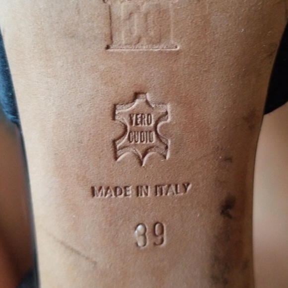 🌟Escada pumps Eur Size 39/US Size 9🌟 - Picture 8 of 8